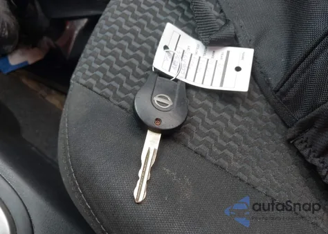 2015 Nissan Versa Note S (Sr)/S Plus/Sl/Sr/Sv z USA, uszkodzony, nr VIN 3N1CE2CP4FL379053